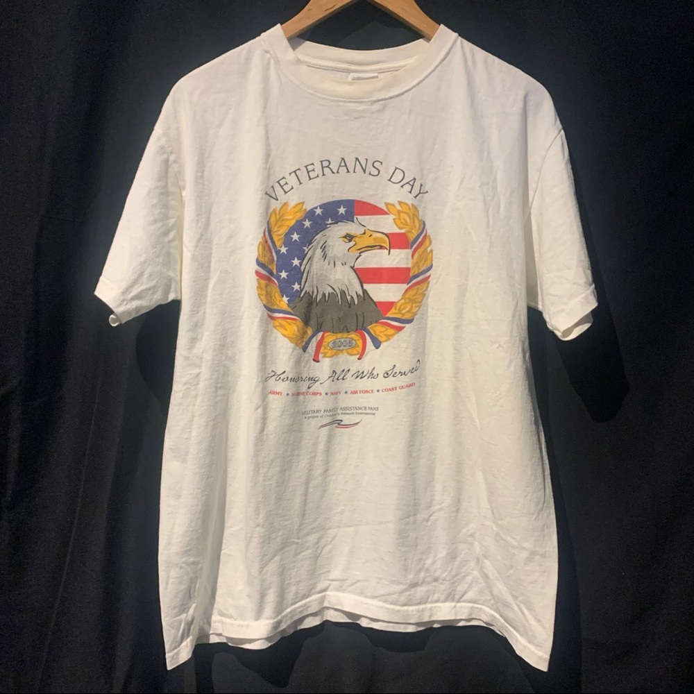 Eagle American Flag Men’s 2005 Veteran White  Shirt Sz L S/S Yellow Neck Anvil